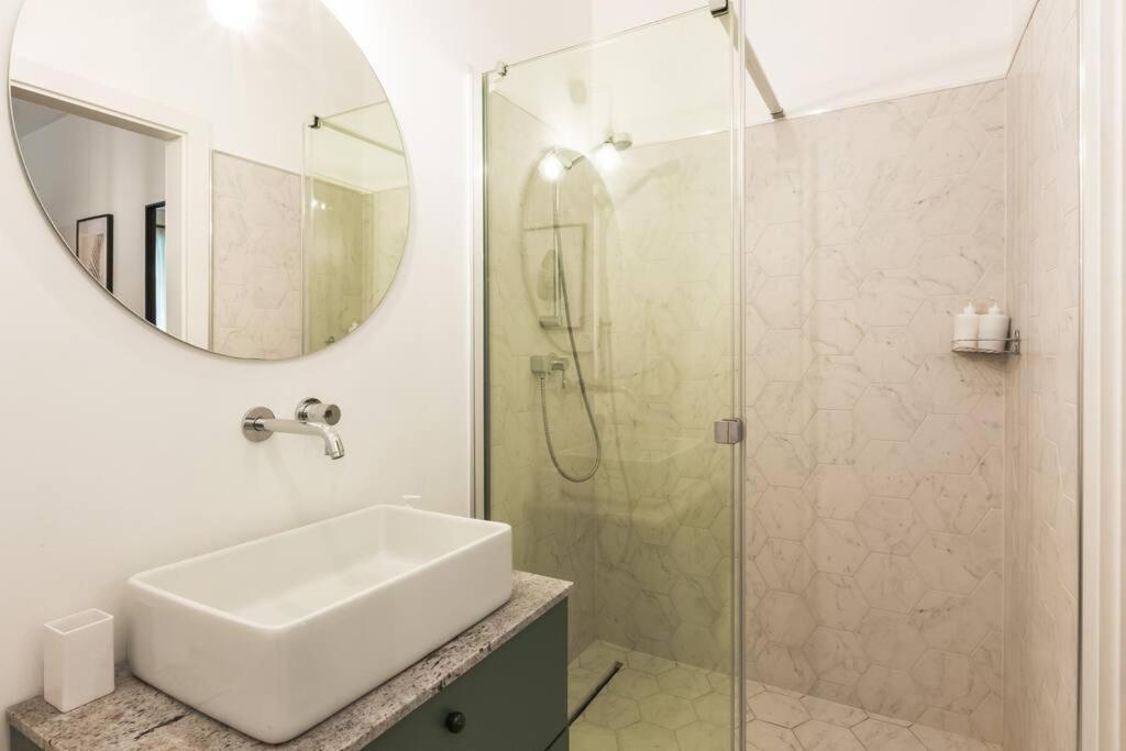 Cute Apartment Perfect For Business And Travel. Varşovia Exterior foto
