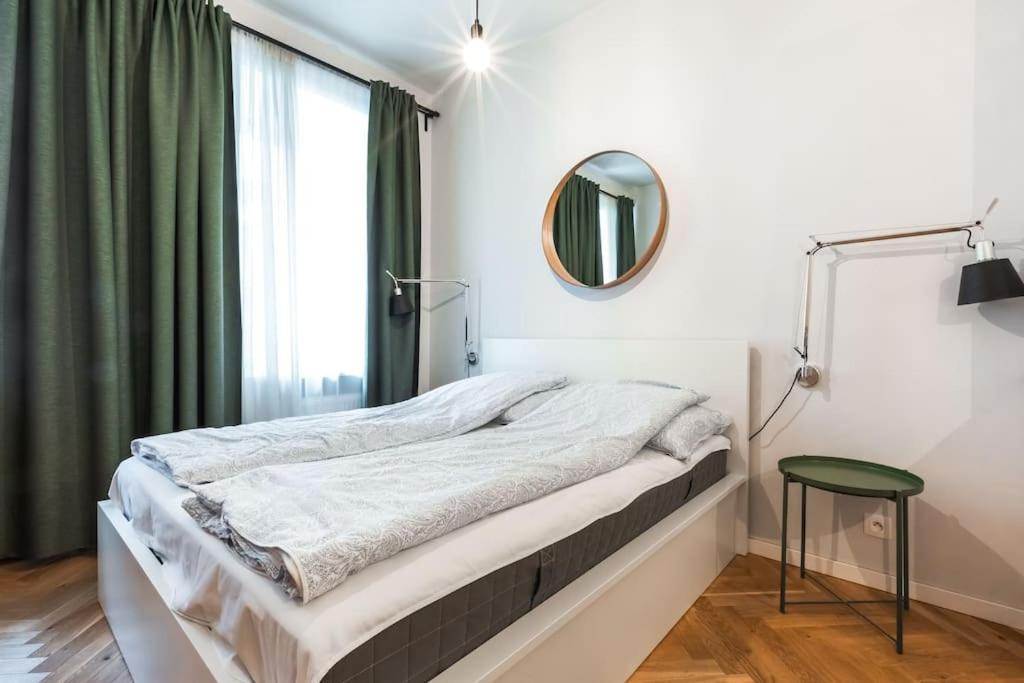 Cute Apartment Perfect For Business And Travel. Varşovia Exterior foto