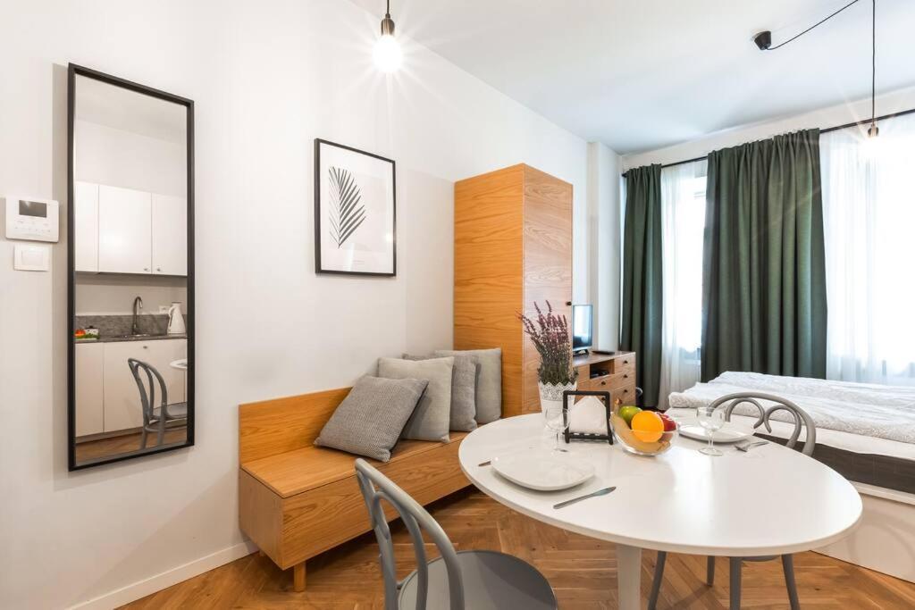 Cute Apartment Perfect For Business And Travel. Varşovia Exterior foto
